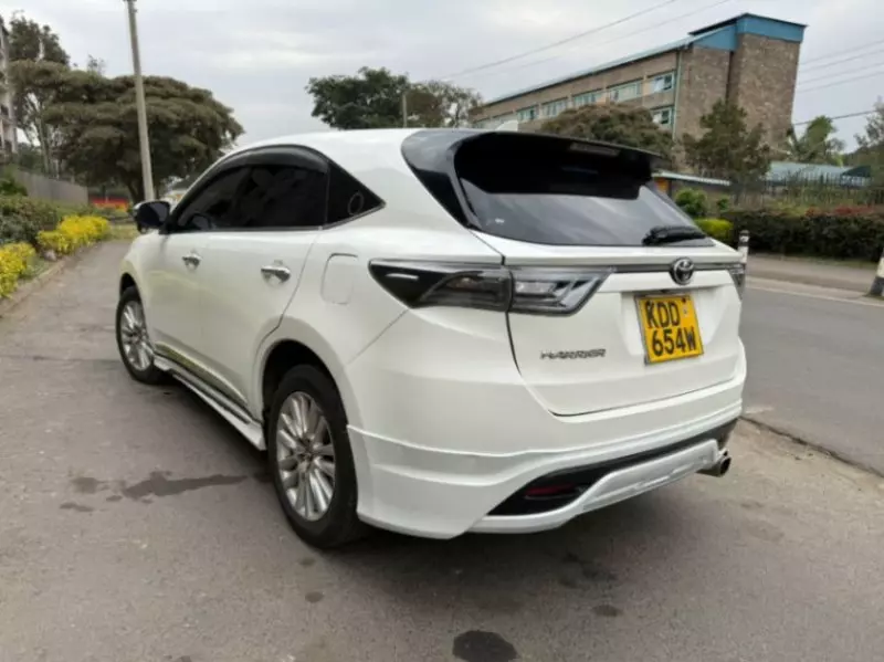 Toyota Harrier   - 2014