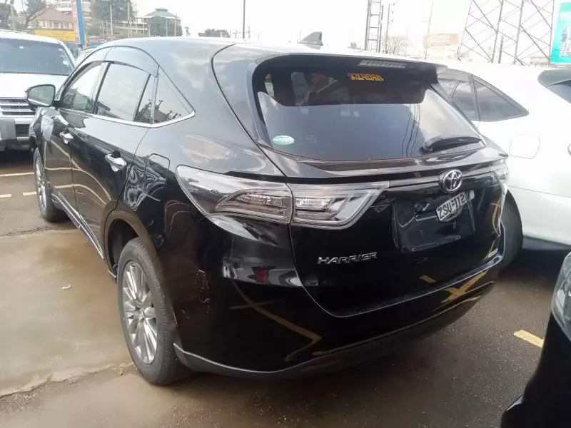 Toyota Harrier   - 2016