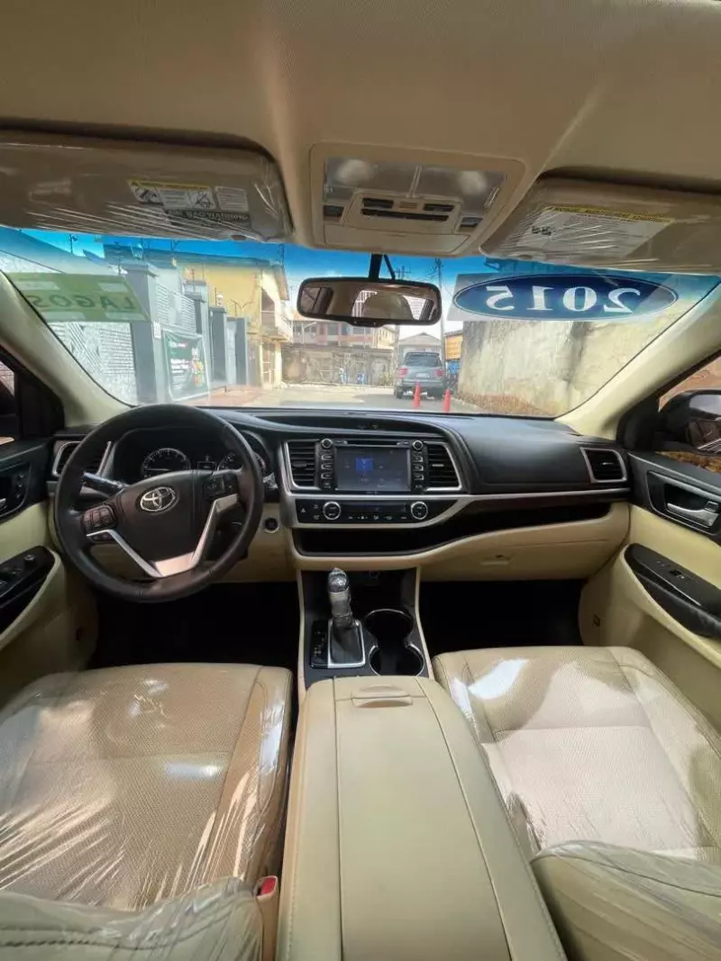 Toyota Highlander   - 2015