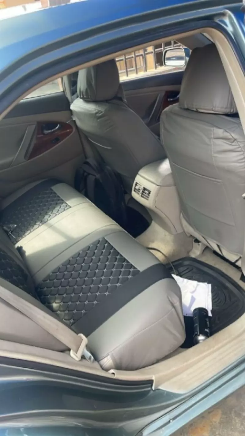 Toyota Camry   - 2009