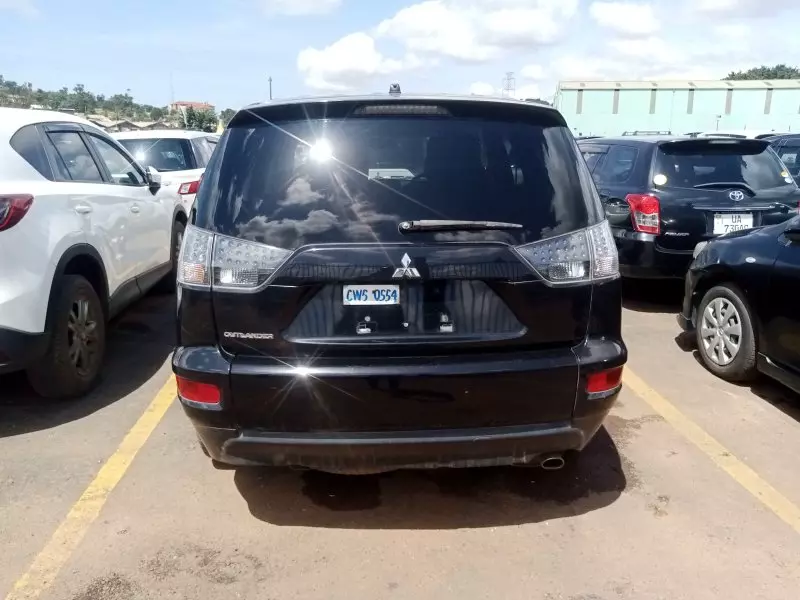 Mitsubishi OUTLANDER   - 2012