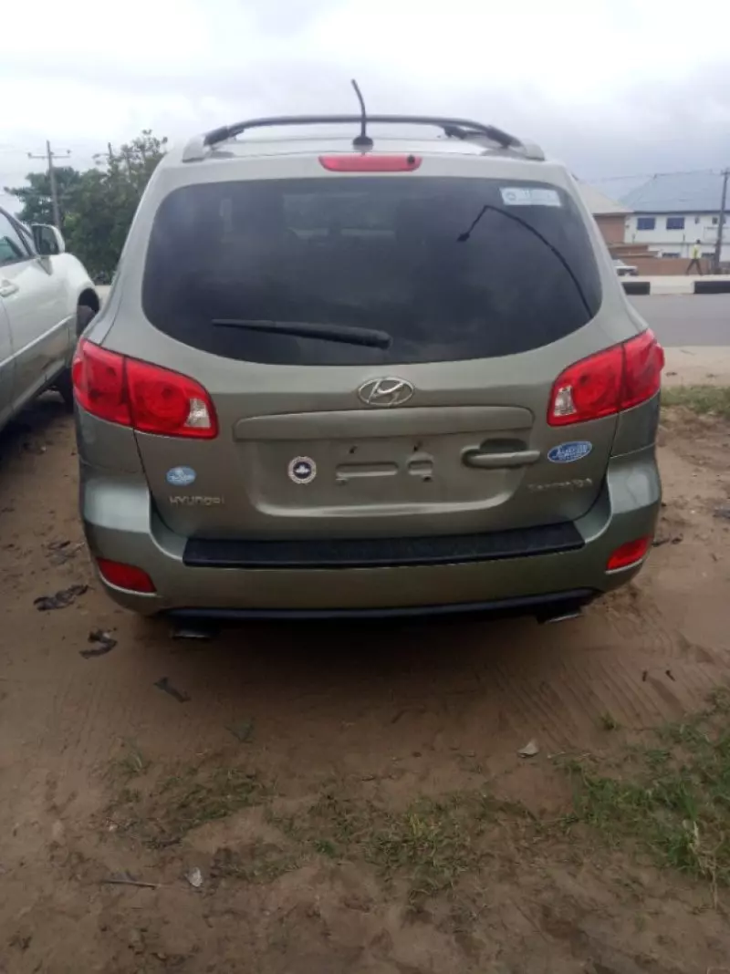 Hyundai Santa FE   - 2014