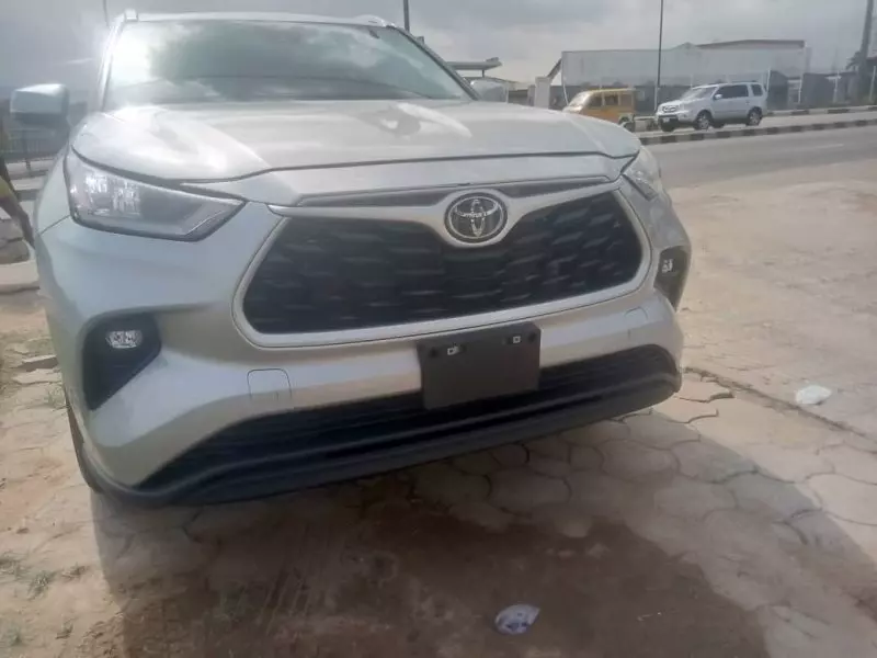 Toyota Highlander   - 2023