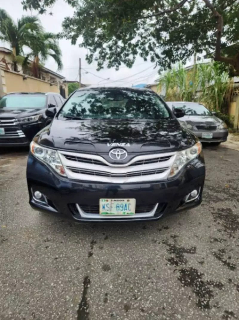 Toyota Venza   - 2010
