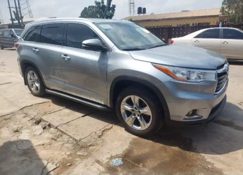 Toyota Highlander   - 2013