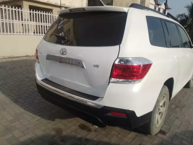 Toyota Highlander   - 2010