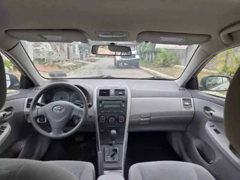 Toyota Corolla   - 2010