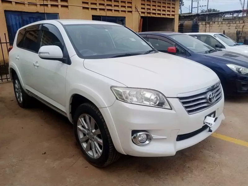 Toyota Vanguard    - 2012