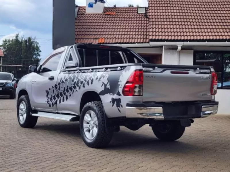 Toyota Hilux Revo    - 2018