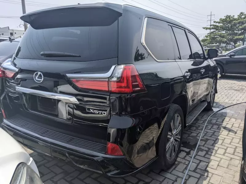 Lexus LX 570   - 2016