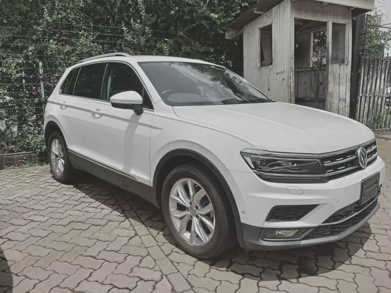 Volkswagen Tiguan   - 2017
