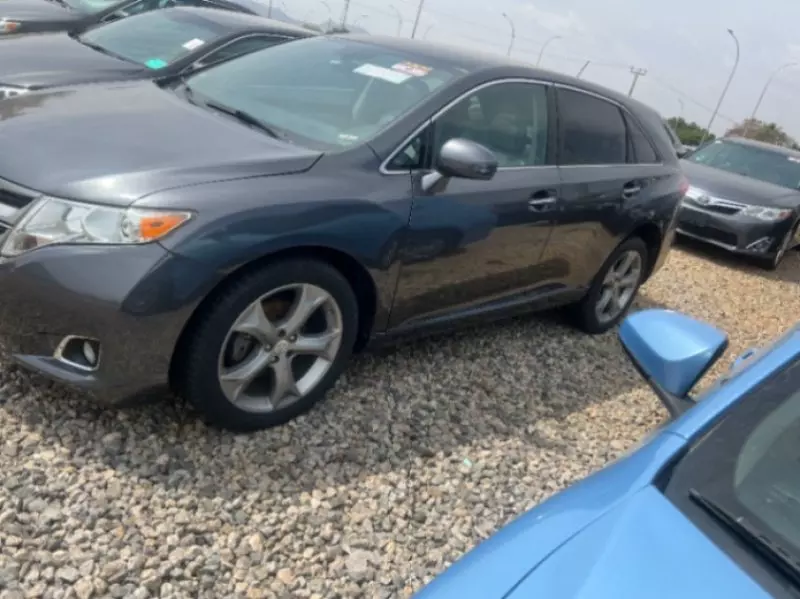 Toyota Venza   - 2011