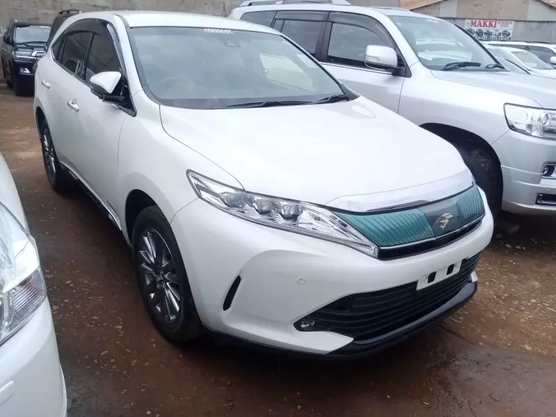 Toyota Harrier   - 2016