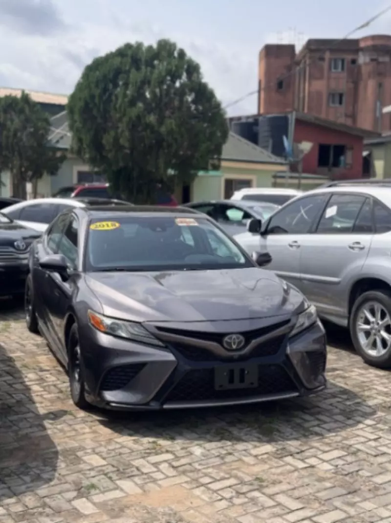 Toyota Camry   - 2018