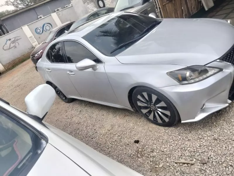 Lexus IS   - 2009