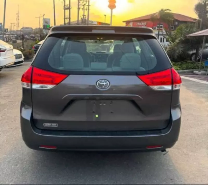 Toyota Highlander   - 2014