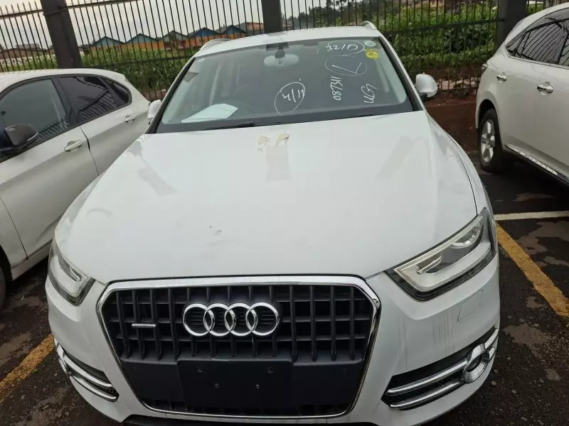 Audi Q3   - 2014