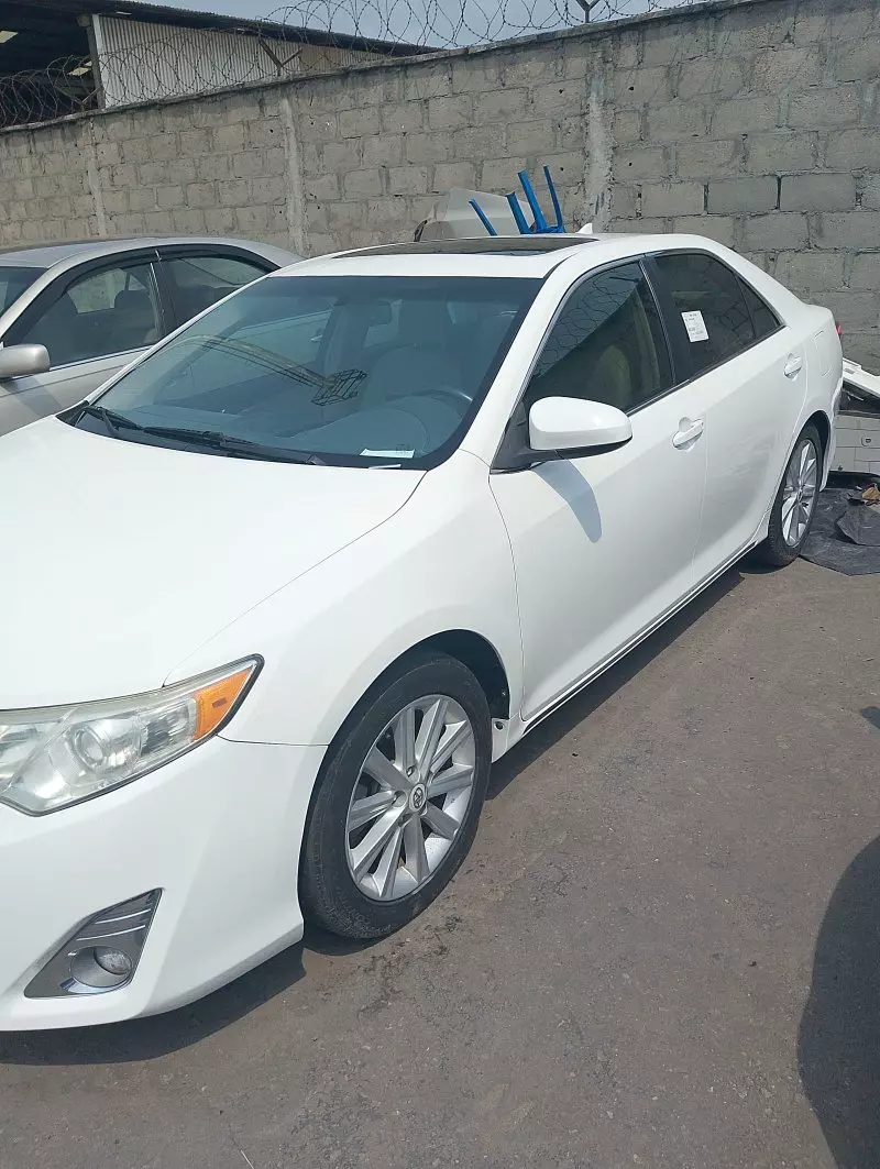 Toyota Camry   - 2012