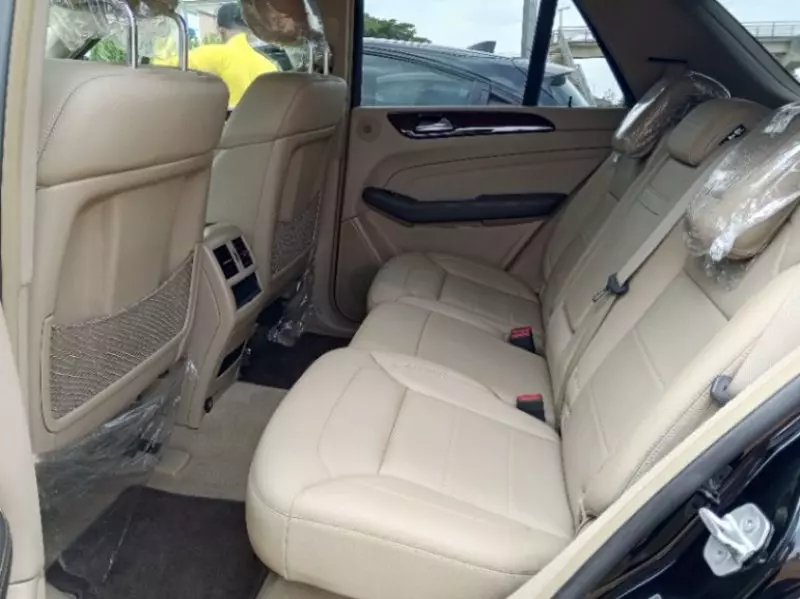 Mercedes-Benz ML 350   - 2012