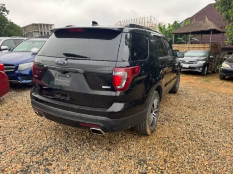 Ford Explorer   - 2014