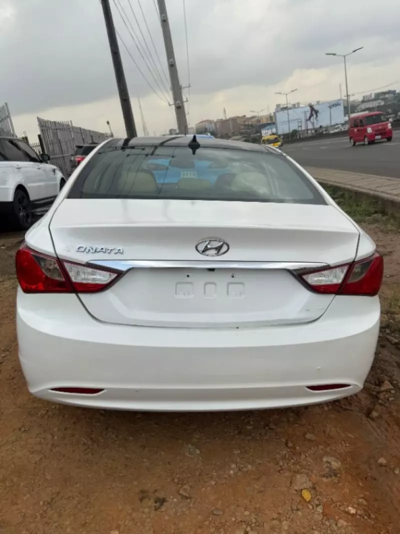 Hyundai Sonata - 2013