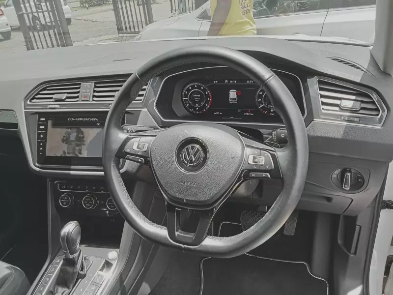 Volkswagen Tiguan   - 2017