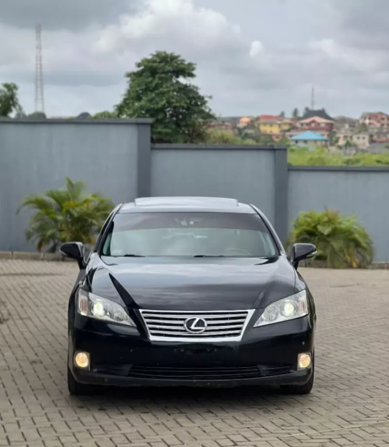 Lexus ES 350   - 2011