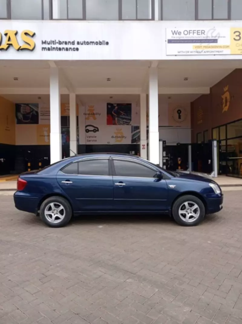 Toyota Premio    - 2004