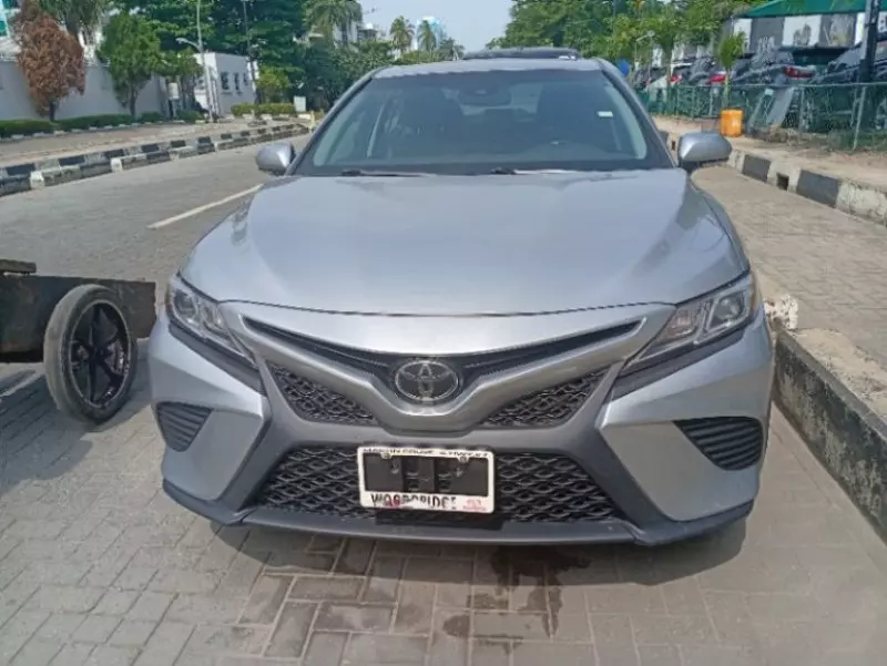 Toyota Camry   - 2018