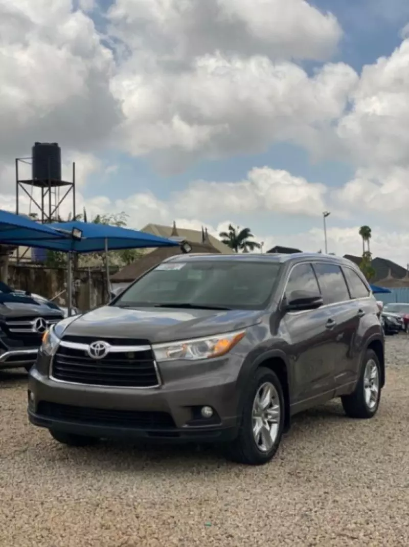 Toyota Highlander   - 2014