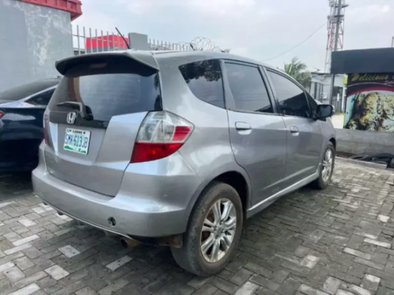 Honda Fit   - 2009