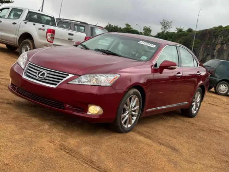 Lexus ES 350   - 2010