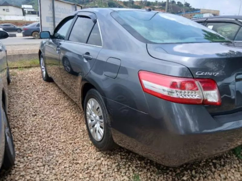 Toyota Camry   - 2010