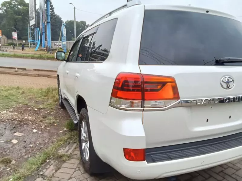 Toyota Landcruiser Prado   - 2019