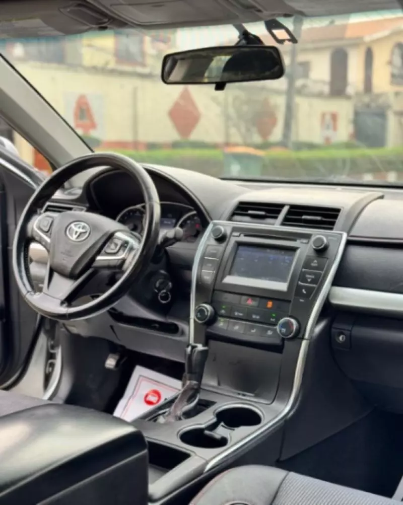 Toyota Camry   - 2016