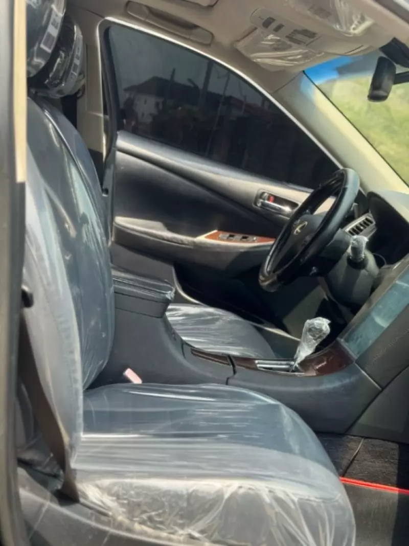 Lexus ES 250   - 2011