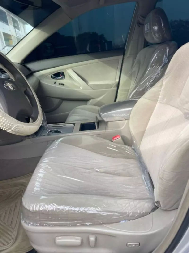 Toyota Camry   - 2011