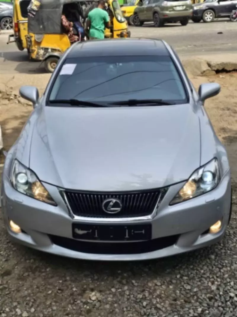 Lexus IS   - 2009