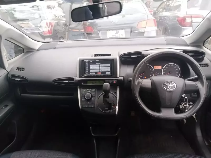 Toyota Wish   - 2012