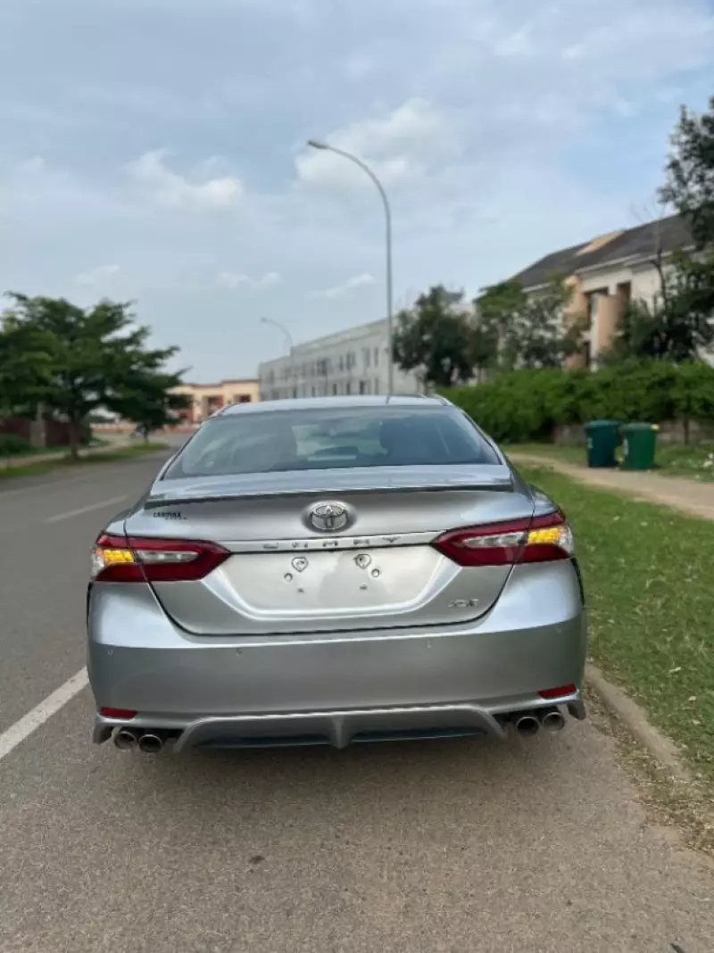Toyota Camry   - 2018