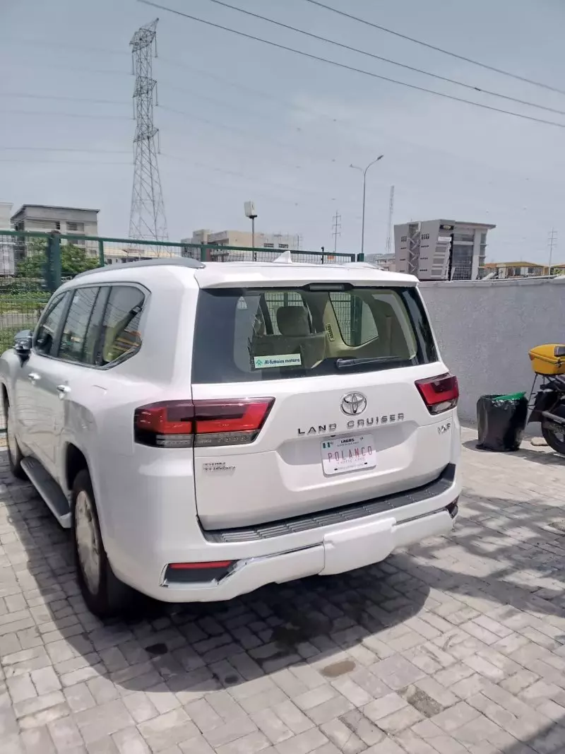 Toyota  Land Cruiser VXR V8   - 2023