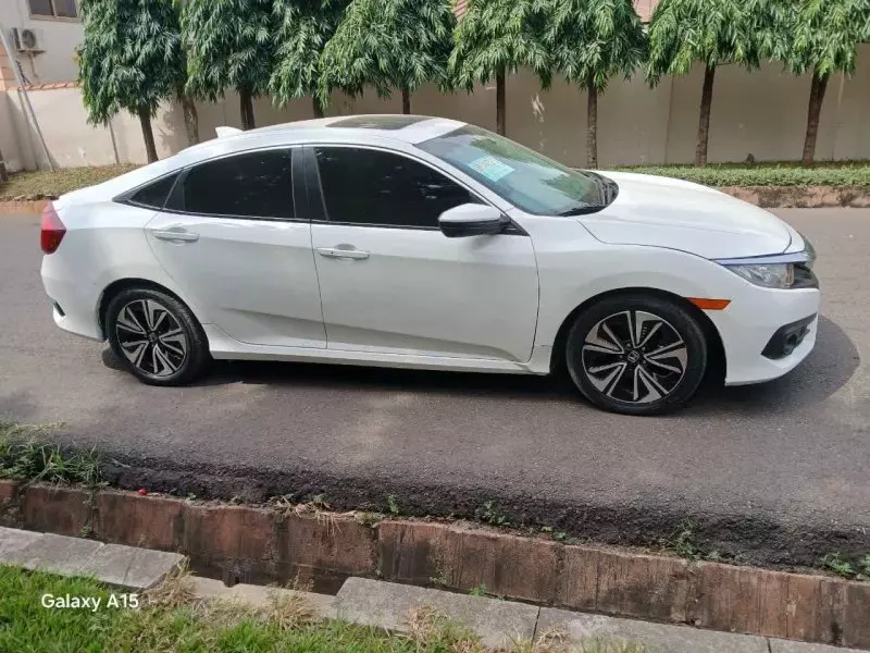 Honda Civic   - 2016