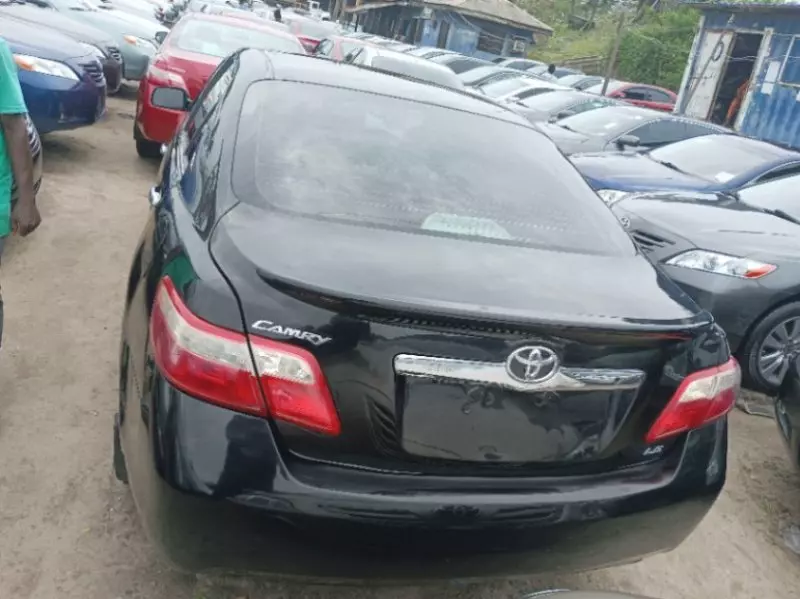 Toyota camry   - 2009