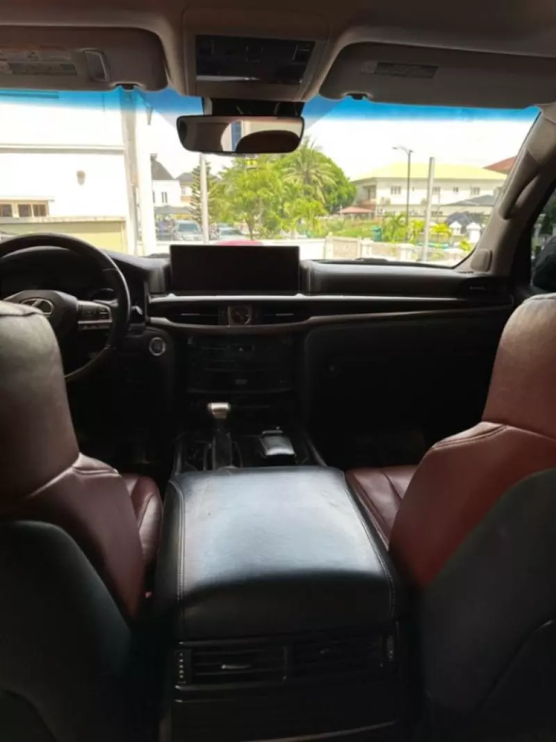 Lexus LX 570   - 2016