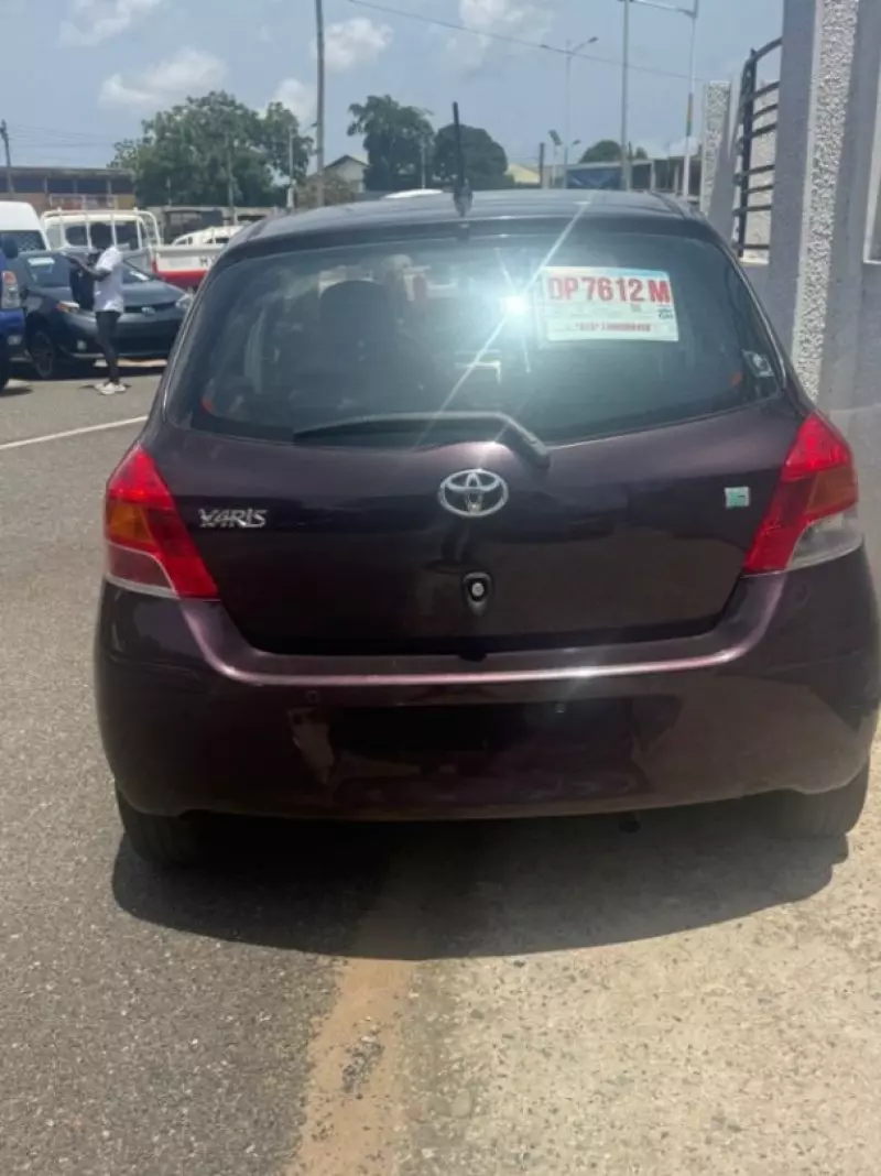 Toyota yaris   - 2010