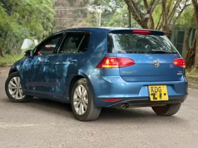 Volkswagen Golf   - 2014