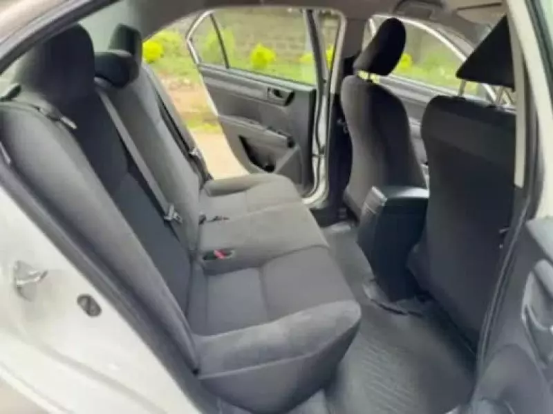 Toyota Axio    -