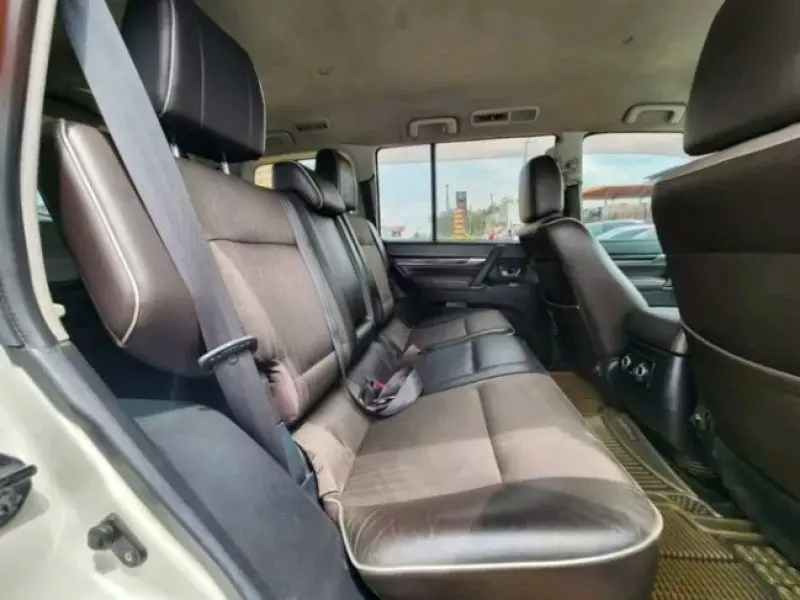 Mitsubishi Pajero   - 2010