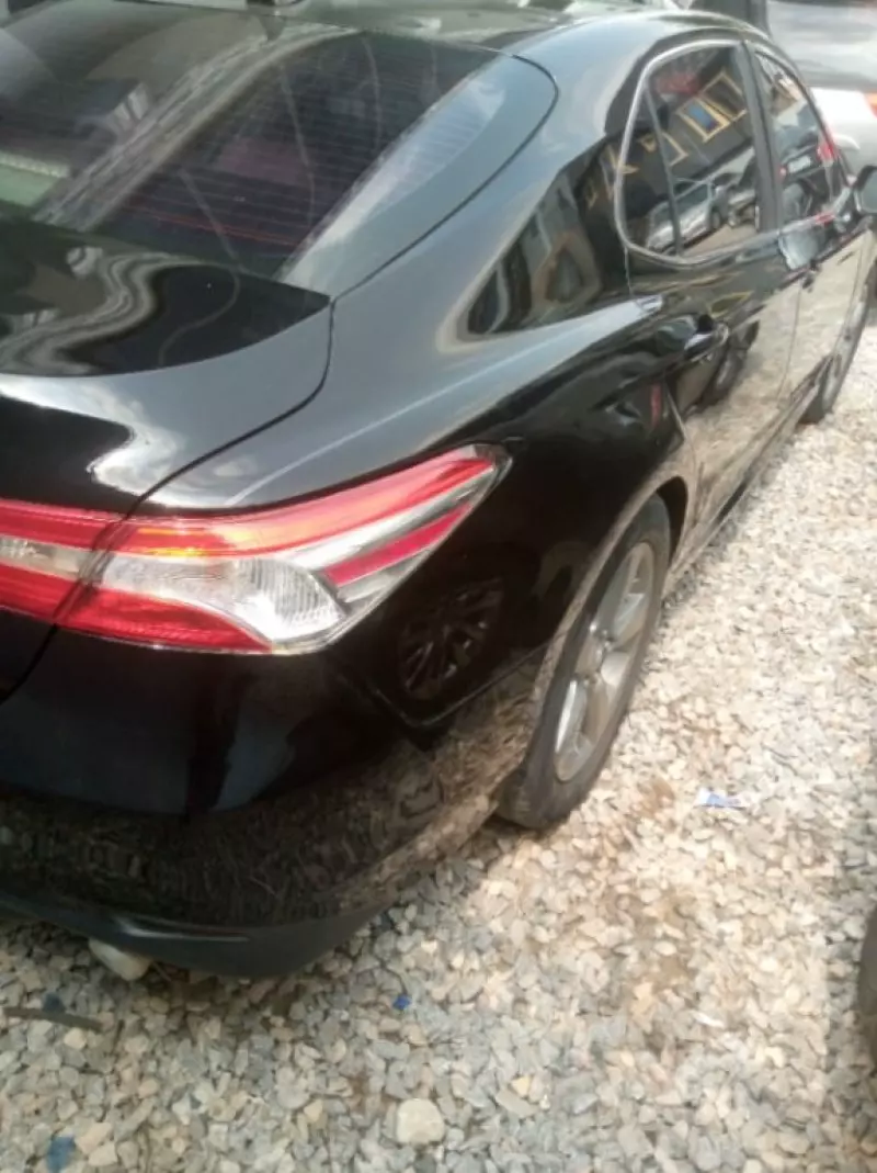 Toyota Camry   - 2018