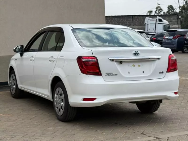 Toyota Axio    - 2018